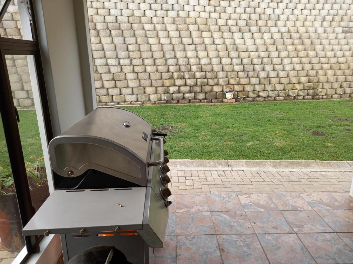 Friendz Guesthouse كنيسنا المظهر الخارجي الصورة